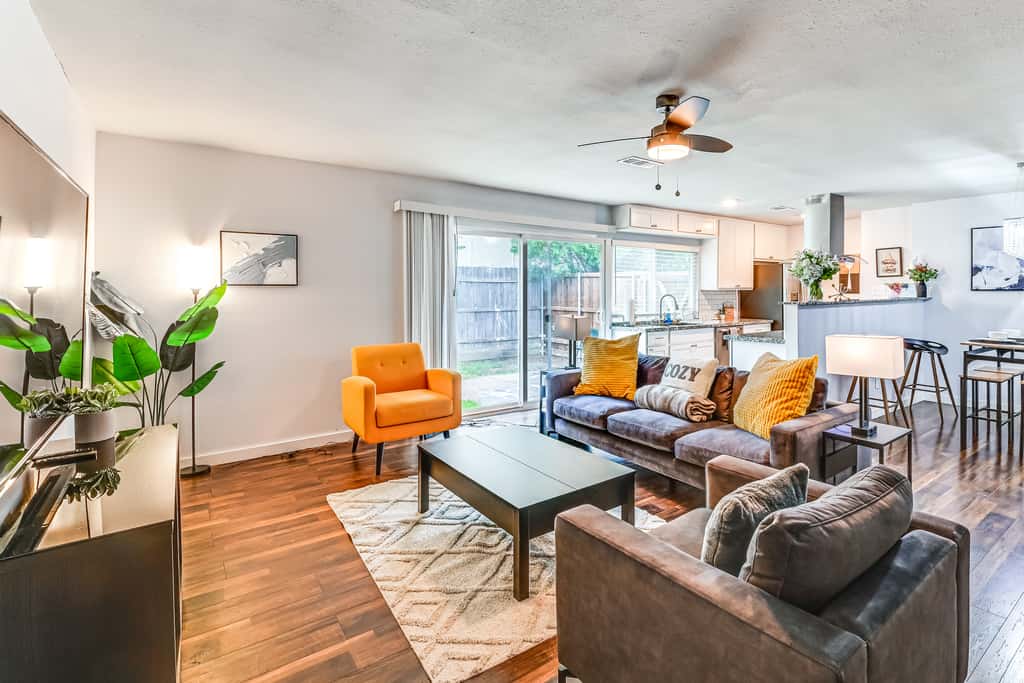 Near Lewisville Lake: Family Home in The Colony!