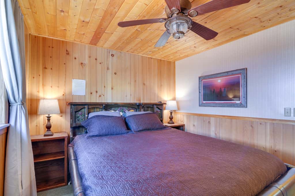 Near Nat’l Parks! Secluded Duck Creek Village Gem