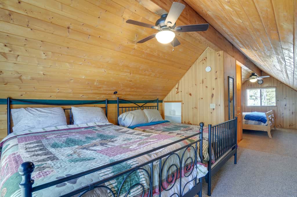 Near Nat’l Parks! Secluded Duck Creek Village Gem
