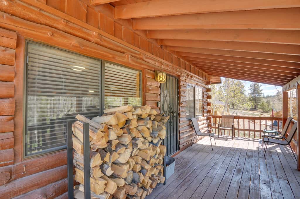 Near Nat’l Parks! Secluded Duck Creek Village Gem