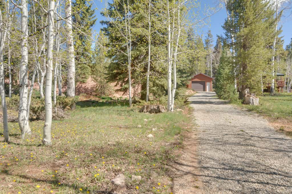 Near Nat’l Parks! Secluded Duck Creek Village Gem
