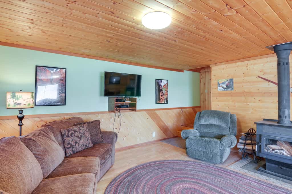Near Nat’l Parks! Secluded Duck Creek Village Gem