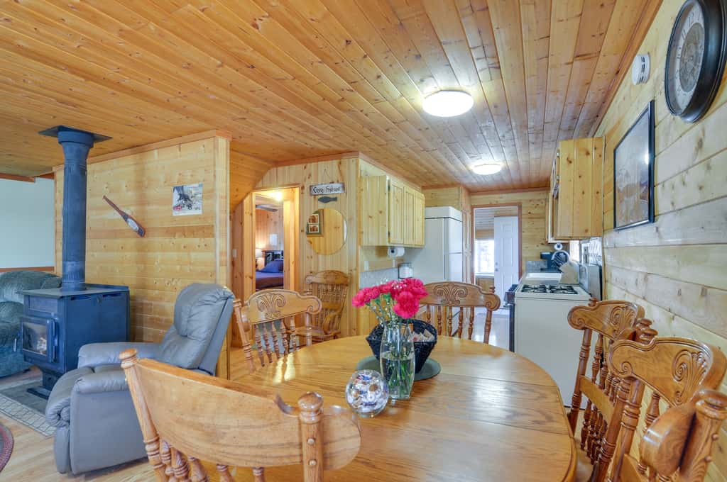 Near Nat’l Parks! Secluded Duck Creek Village Gem