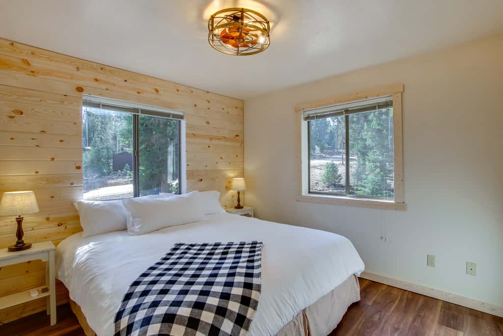 High Noon Hideaway: Zion Cabin w/ Fire Pit!