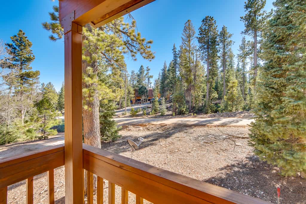 High Noon Hideaway: Zion Cabin w/ Fire Pit!