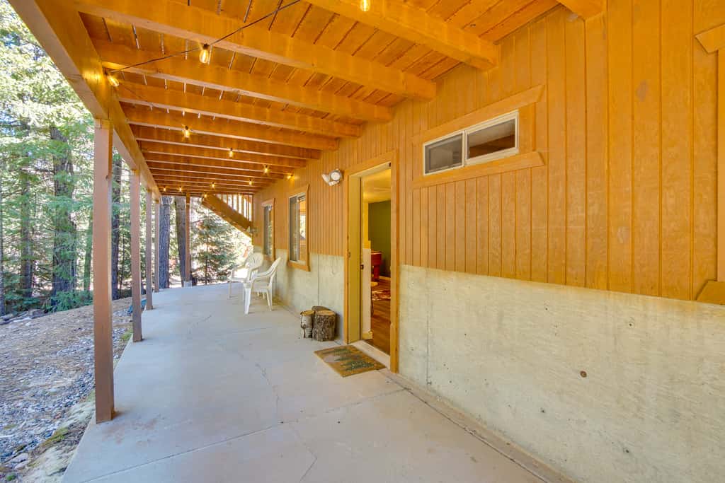 High Noon Hideaway: Zion Cabin w/ Fire Pit!