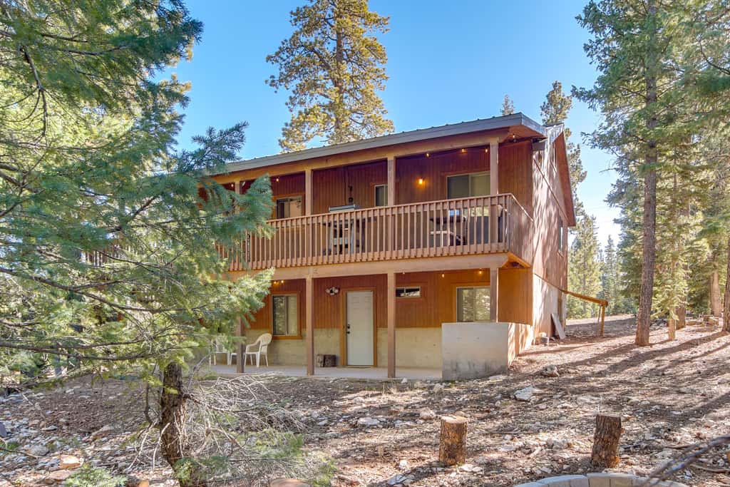 High Noon Hideaway: Zion Cabin w/ Fire Pit!