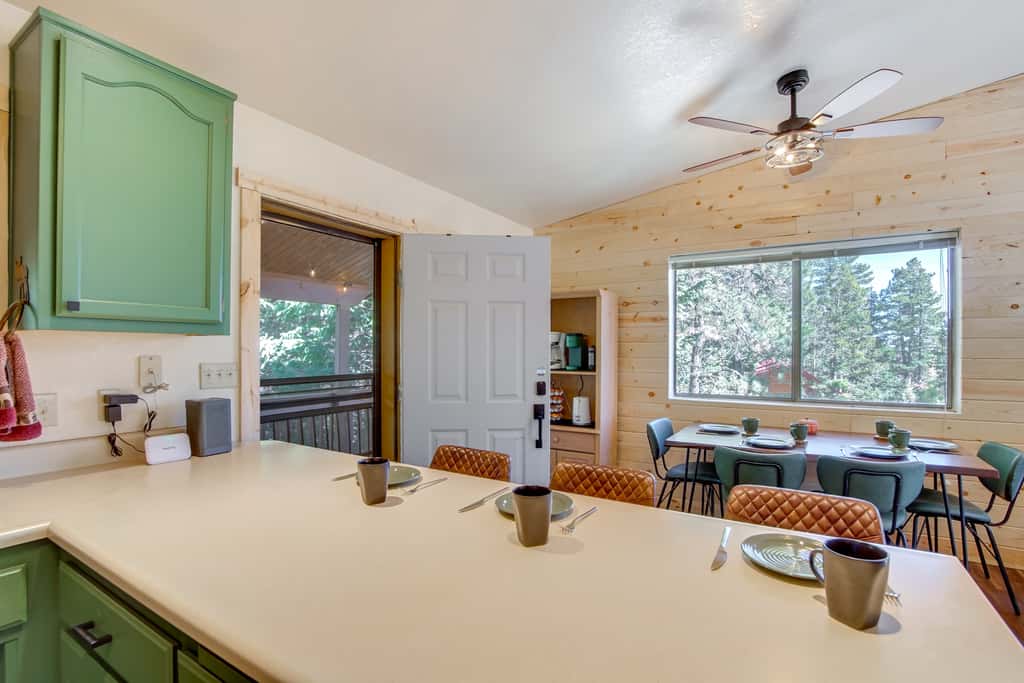 High Noon Hideaway: Zion Cabin w/ Fire Pit!