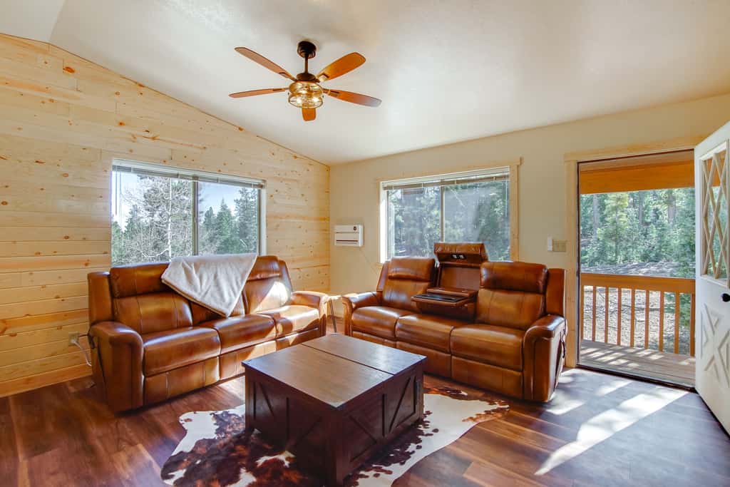 High Noon Hideaway: Zion Cabin w/ Fire Pit!