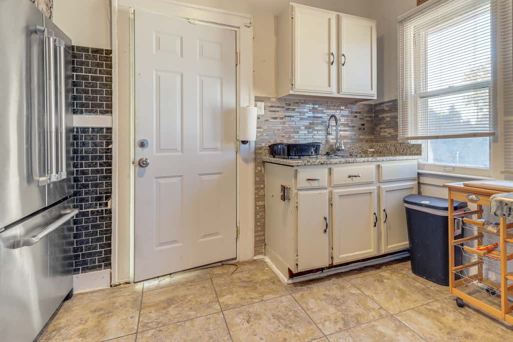 Urban Retreat 1 Mi to Riverfront! Detroit Duplex