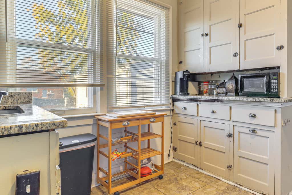 Urban Retreat 1 Mi to Riverfront! Detroit Duplex