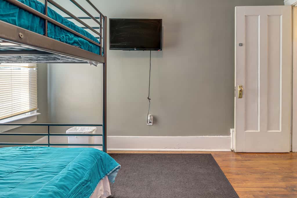 Urban Retreat 1 Mi to Riverfront! Detroit Duplex