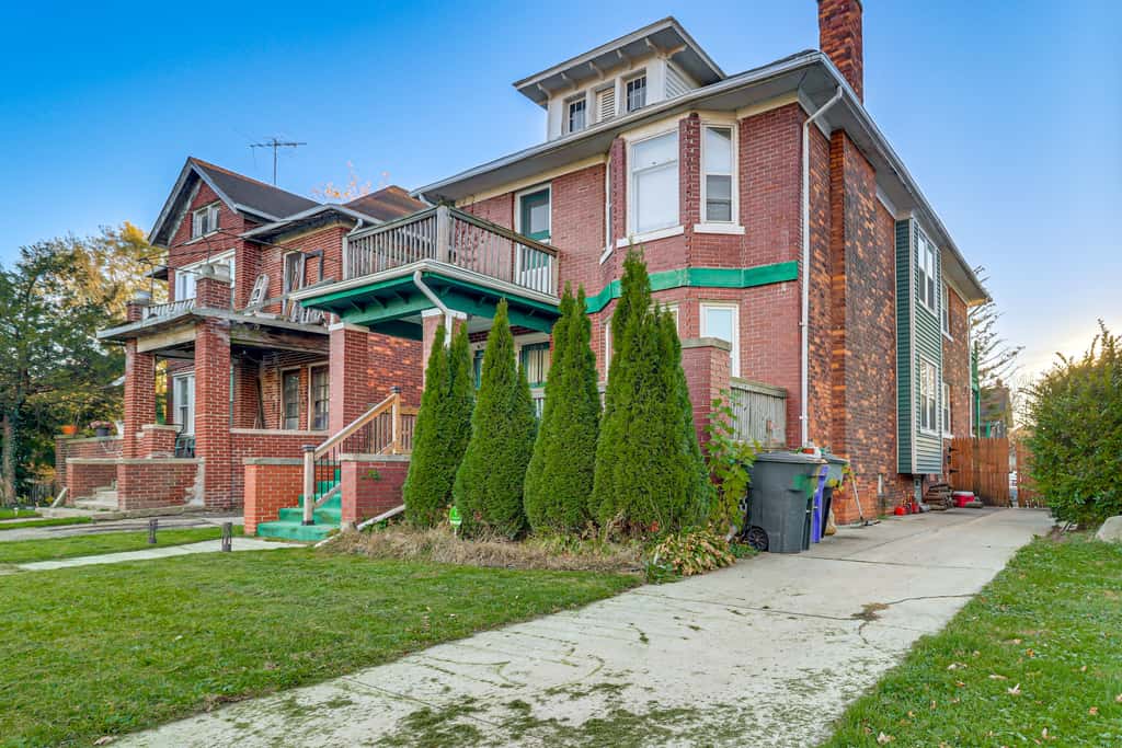 Urban Retreat 1 Mi to Riverfront! Detroit Duplex