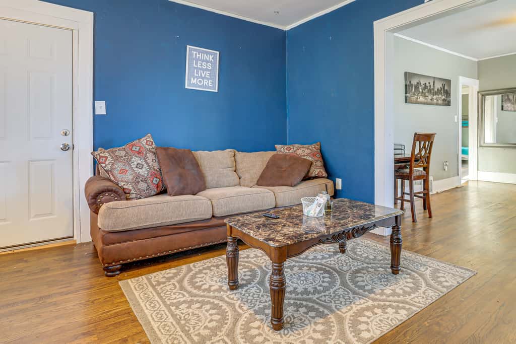 Urban Retreat 1 Mi to Riverfront! Detroit Duplex