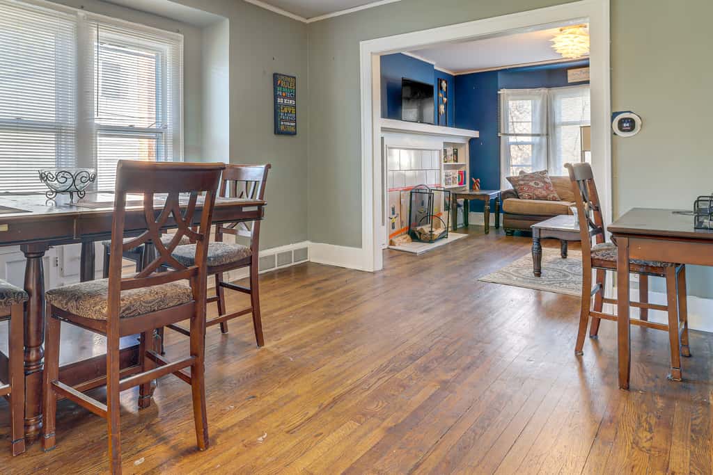 Urban Retreat 1 Mi to Riverfront! Detroit Duplex