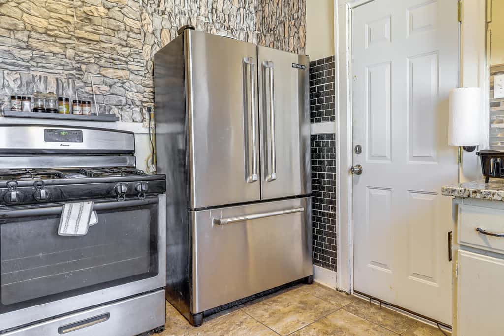 Urban Retreat 1 Mi to Riverfront! Detroit Duplex