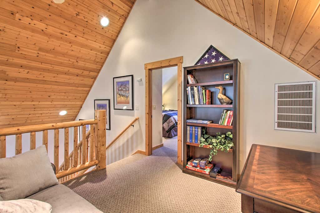 Klamath Falls Cabin Retreat w/ Deck & Grill!
