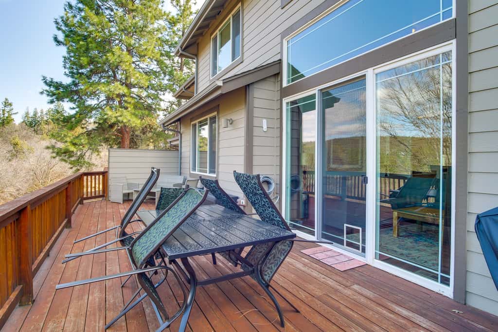 Pool & Hot Tub Access! Running Y Retreat w/ Deck