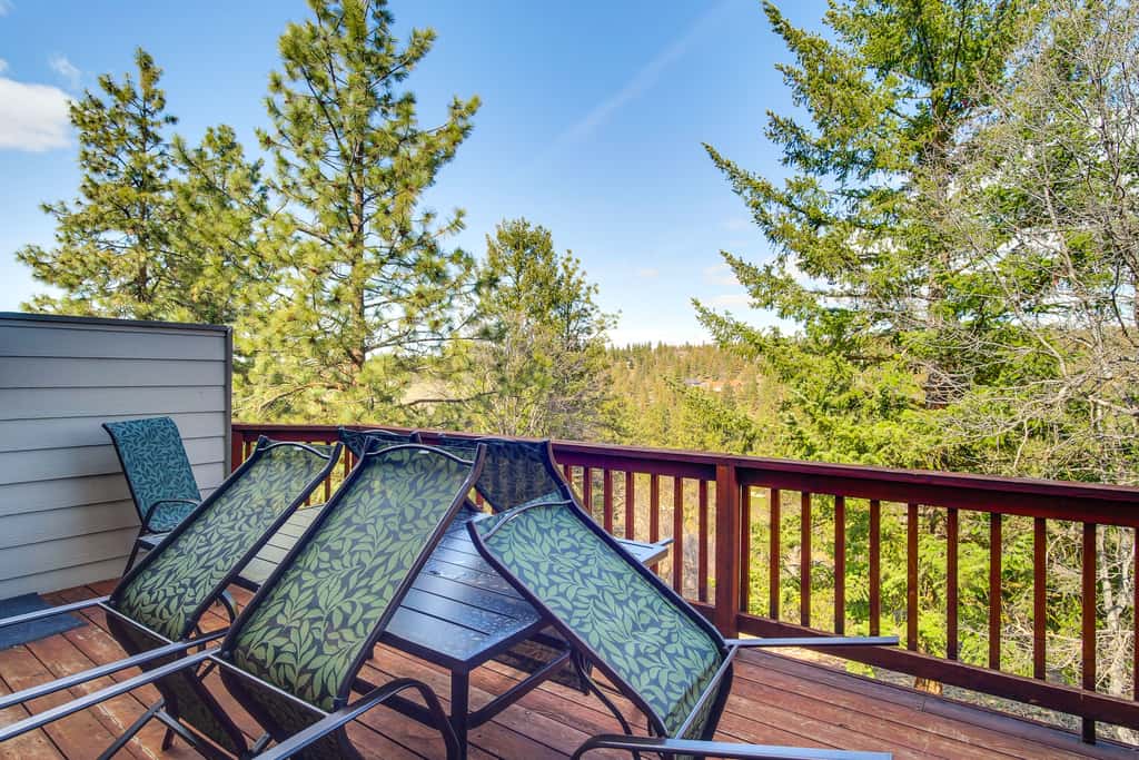 Pool & Hot Tub Access! Running Y Retreat w/ Deck