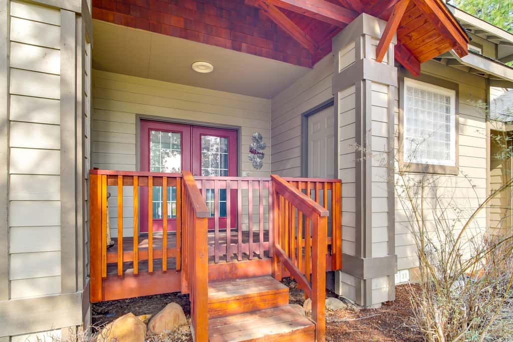 Pool & Hot Tub Access! Running Y Retreat w/ Deck