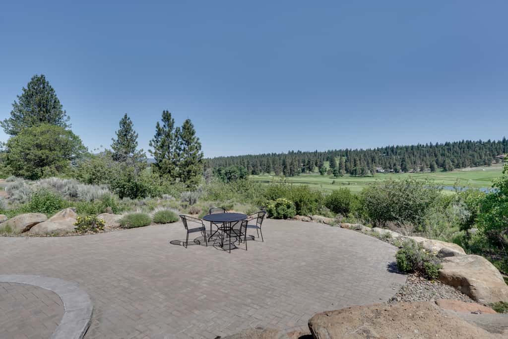 Pool & Hot Tub Access! Running Y Retreat w/ Deck