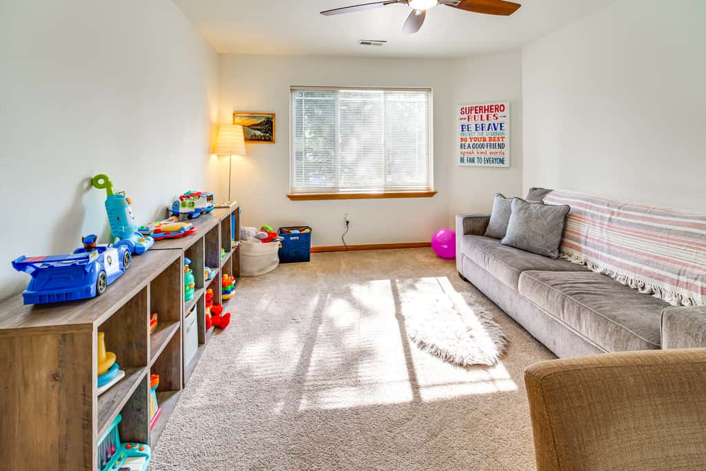 Pool & Hot Tub Access! Running Y Retreat w/ Deck