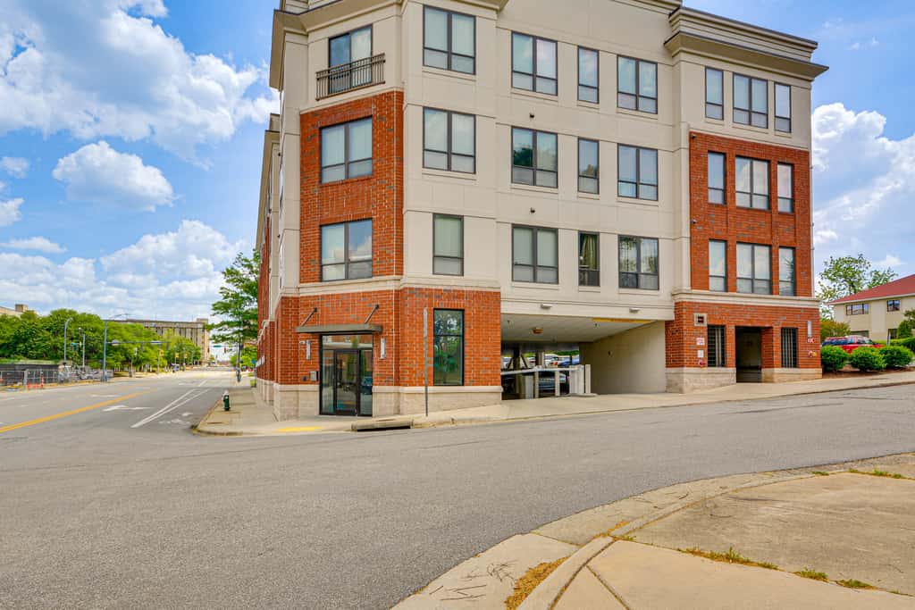 Walkable Condo in Dtwn Greensboro! Extended Stay