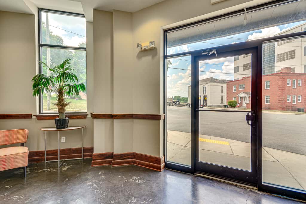 Walkable Condo in Dtwn Greensboro! Extended Stay