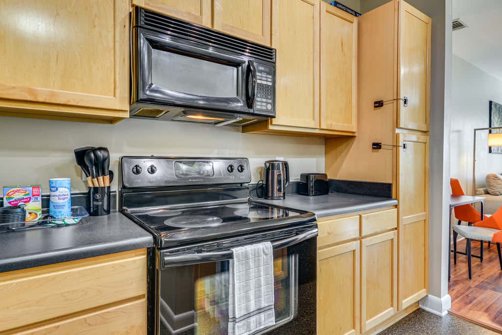 Walkable Condo in Dtwn Greensboro! Extended Stay