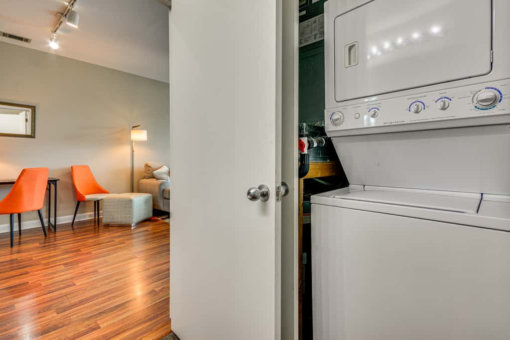 Walkable Condo in Dtwn Greensboro! Extended Stay