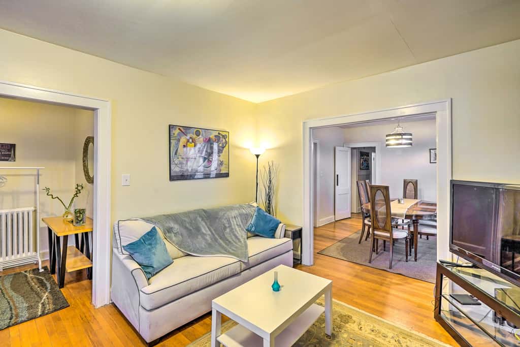 Charming Albany Retreat ~ 3 Mi to Downtown!