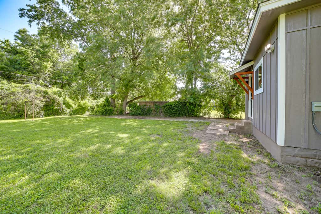 Remodeled Tulsa House w/ Yard ~ 4 Mi to Downtown!