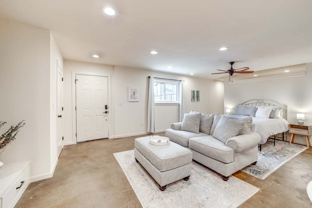 Central & Modern Studio w/ Workspace in Owasso!