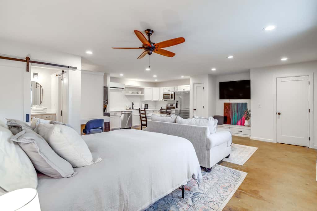Central & Modern Studio w/ Workspace in Owasso!