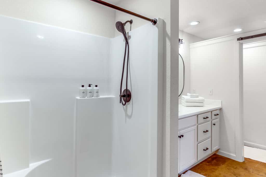 Central & Modern Studio w/ Workspace in Owasso!