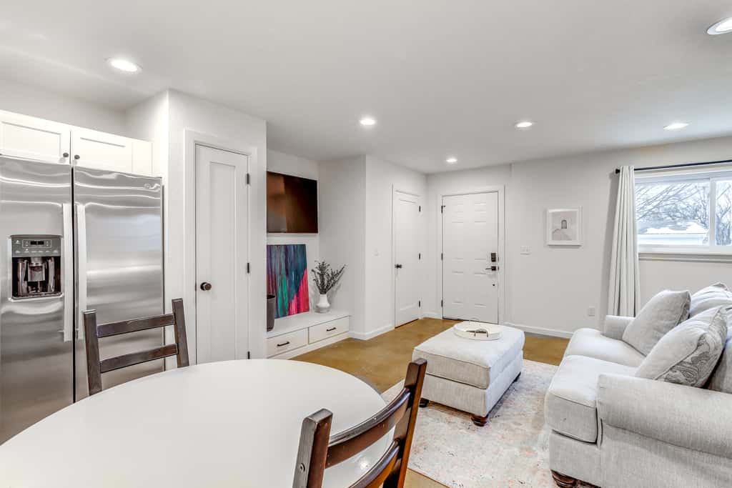 Central & Modern Studio w/ Workspace in Owasso!