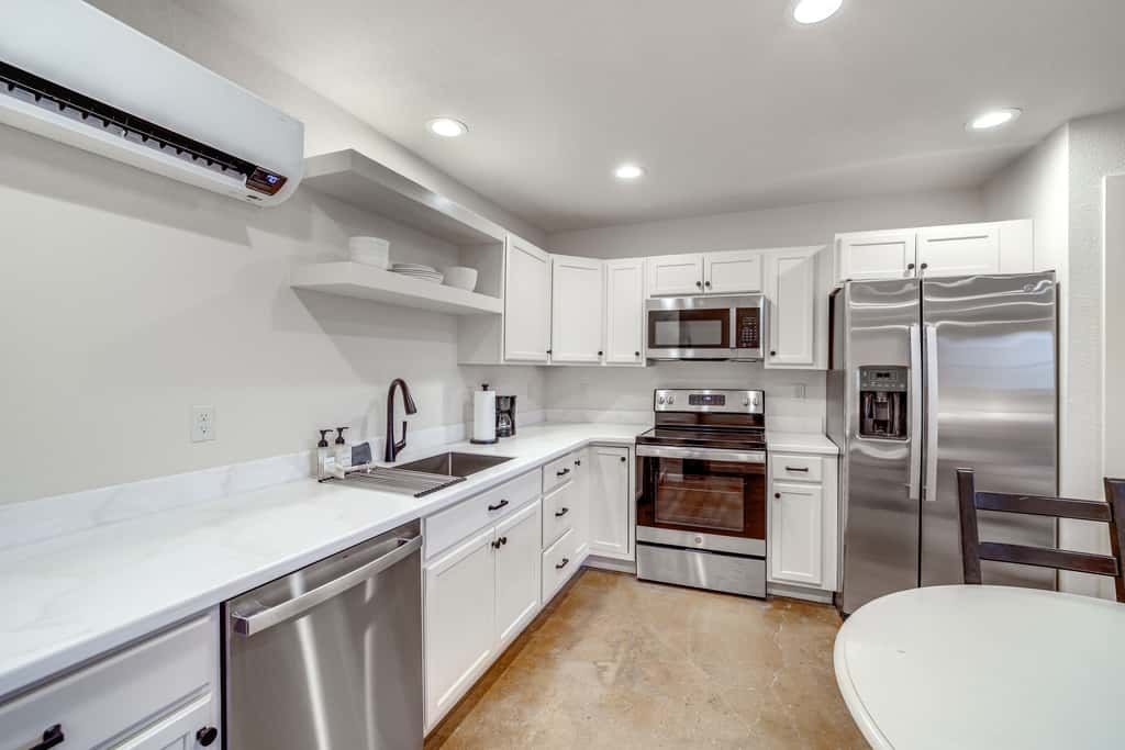 Central & Modern Studio w/ Workspace in Owasso!