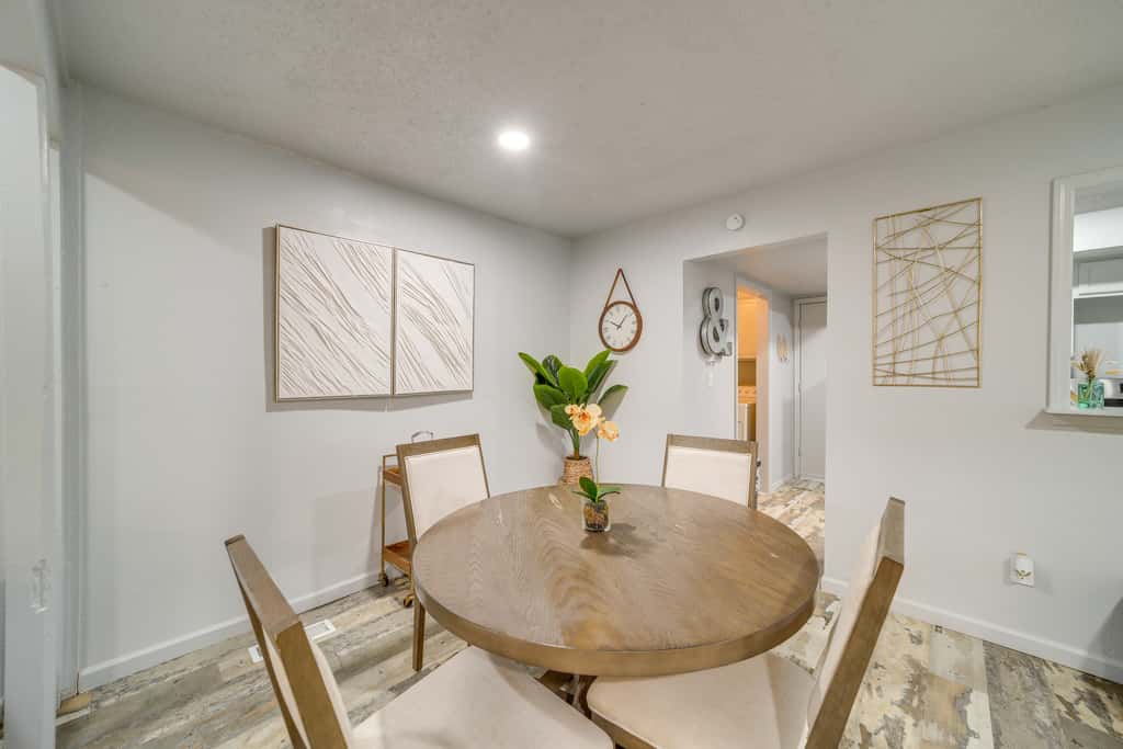 Pet-Friendly Retreat w/ Yard, 12 Mi to Dtwn Tulsa