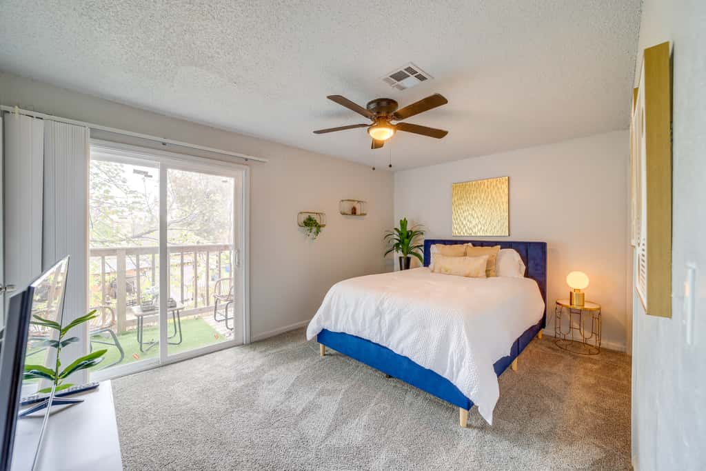 Pet-Friendly Retreat w/ Yard, 12 Mi to Dtwn Tulsa