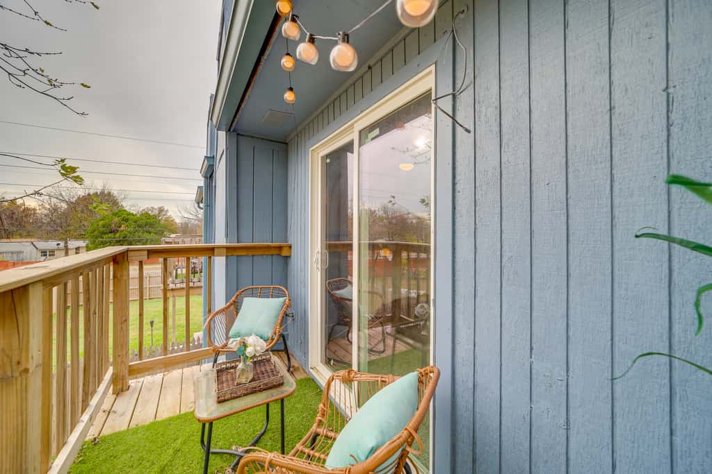 Pet-Friendly Retreat w/ Yard, 12 Mi to Dtwn Tulsa