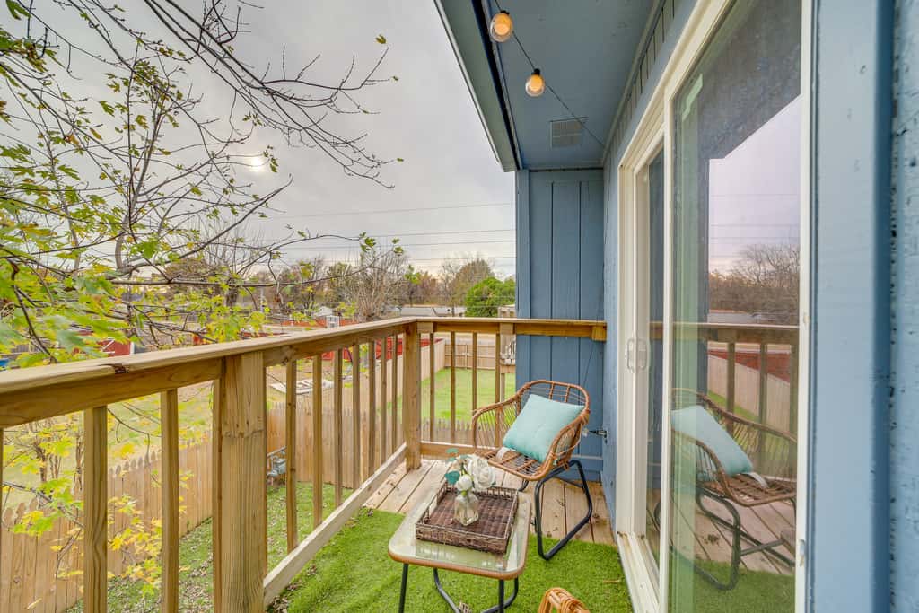 Pet-Friendly Retreat w/ Yard, 12 Mi to Dtwn Tulsa
