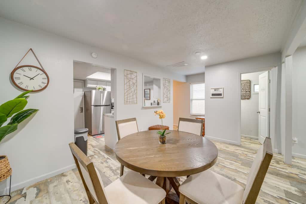 Pet-Friendly Retreat w/ Yard, 12 Mi to Dtwn Tulsa