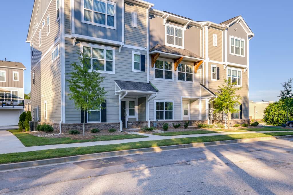 Cozy South Carolina Abode - Steps from Main Street