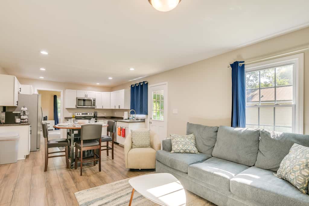 Charming Greenville Home w/ Yard: 3 Mi to Downtown
