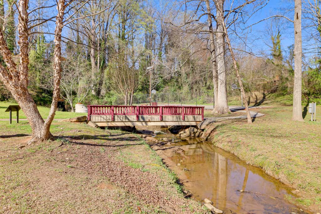 < 3 Mi to Downtown Greenville! Convenient 2BR Home
