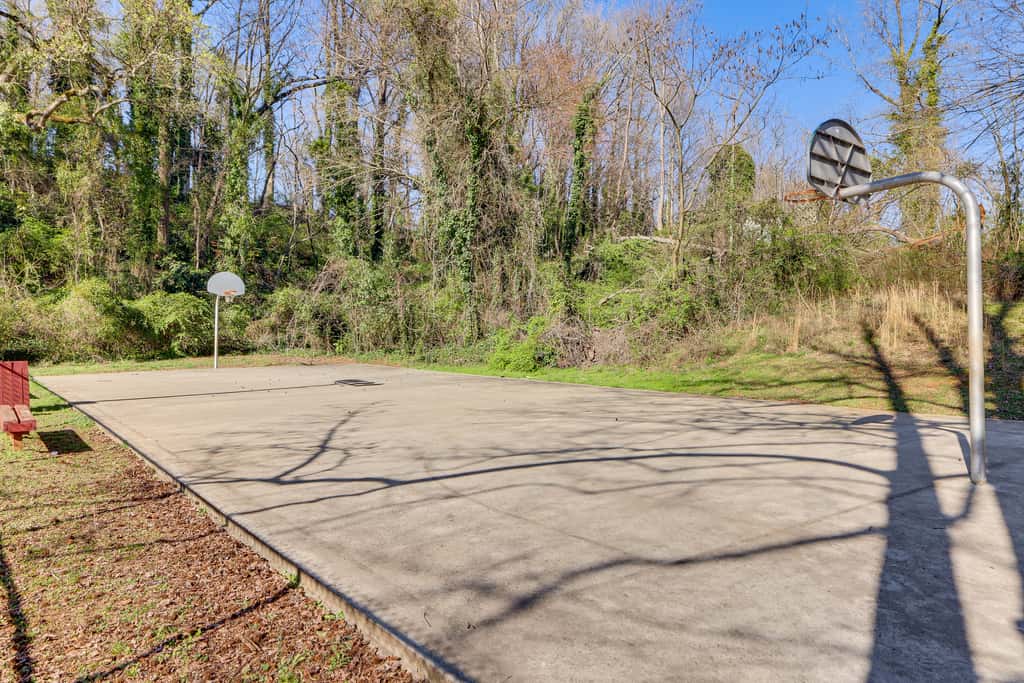 < 3 Mi to Downtown Greenville! Convenient 2BR Home