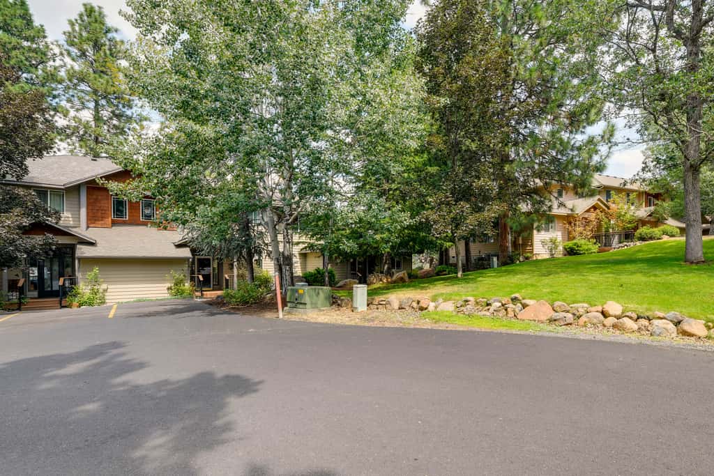 Resort-Style Klamath Falls Home, Golf Course View!