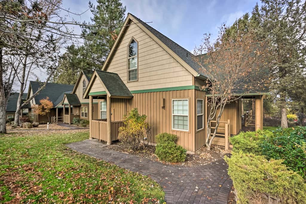 Chalet at Running Y Resort w/ Wraparound Deck!