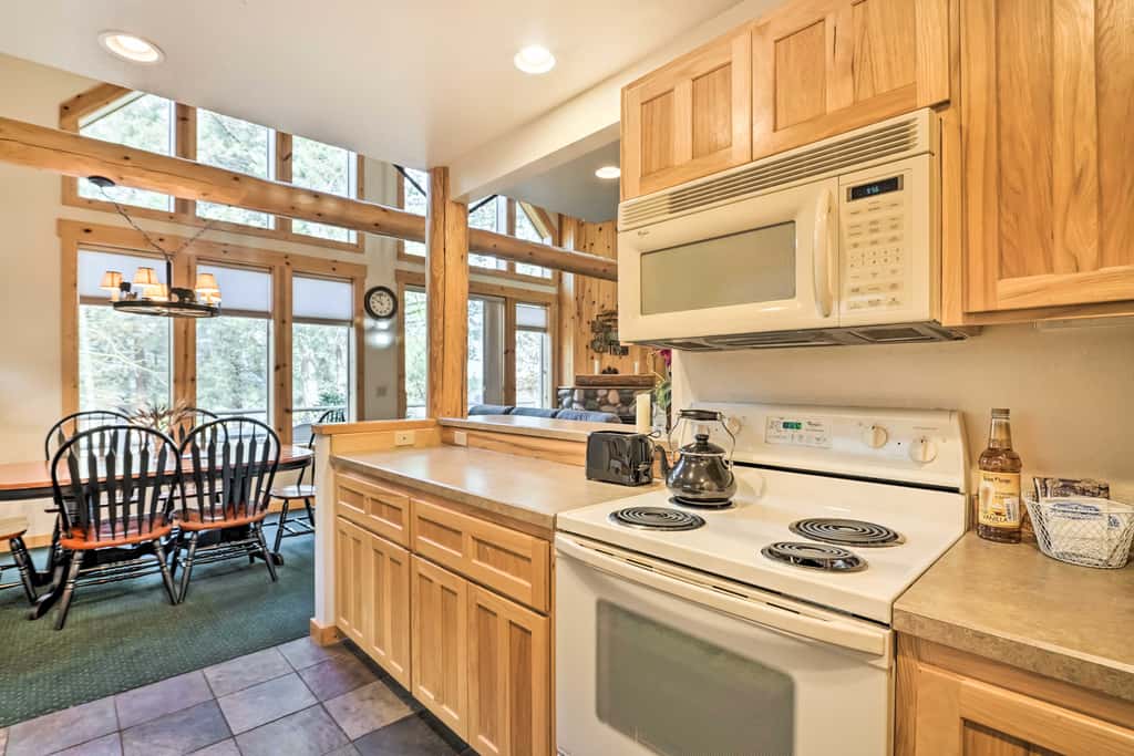 Chalet at Running Y Resort w/ Wraparound Deck!