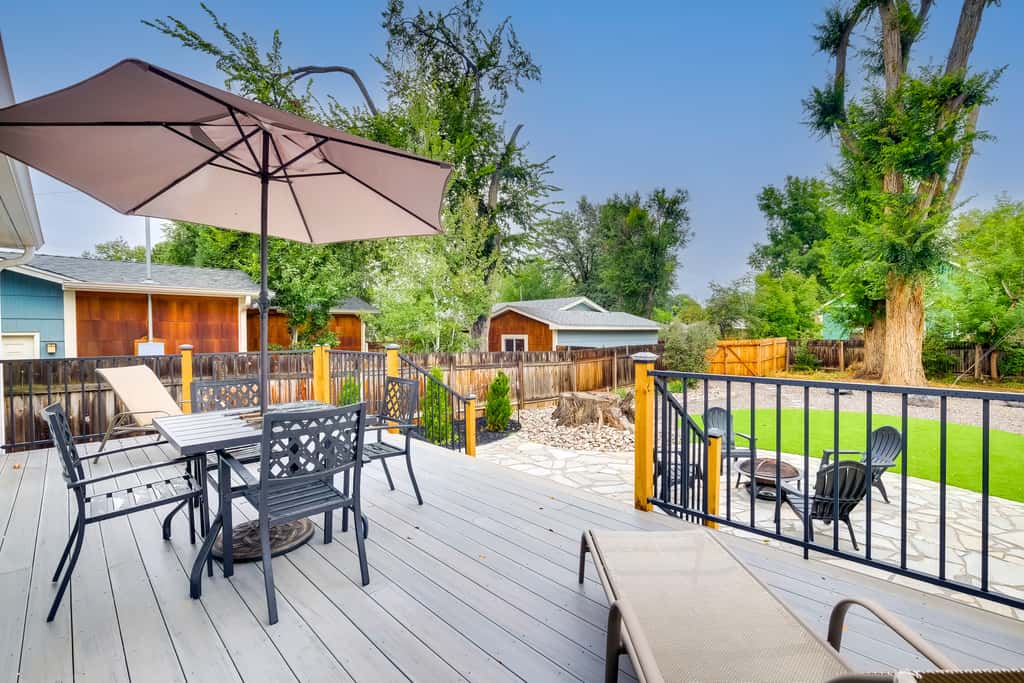 Loveland Retreat w/ Bicycles, Deck & Fire Pit!